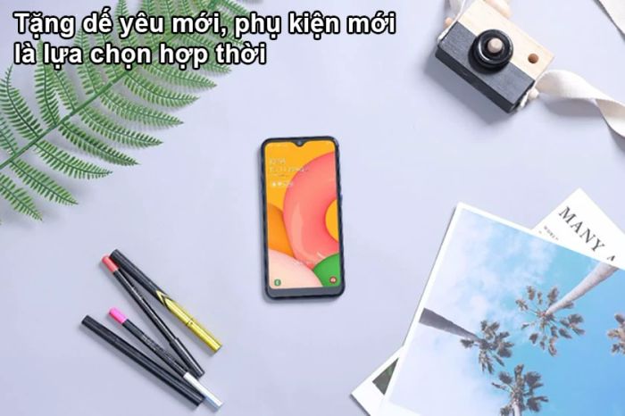 Một chiếc điện thoại mới cùng với phụ kiện đi kèm sẽ là món quà không thể tuyệt vời hơn cho mẹ trong dịp này. Giúp mẹ dễ dàng tiếp cận công nghệ và sử dụng một cách thuận tiện nhất.