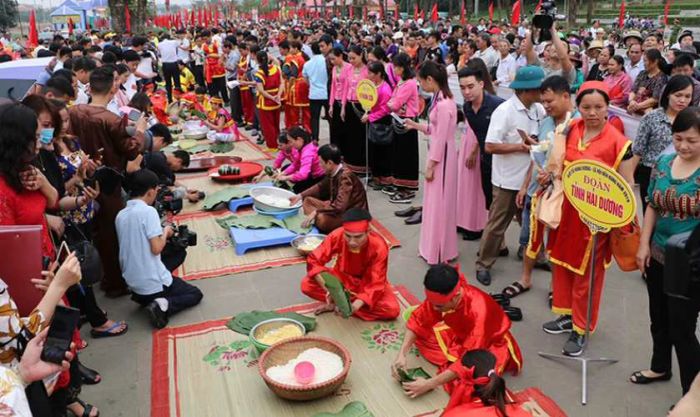 Phần hội trong ngày lễ mùng 10 tháng 3