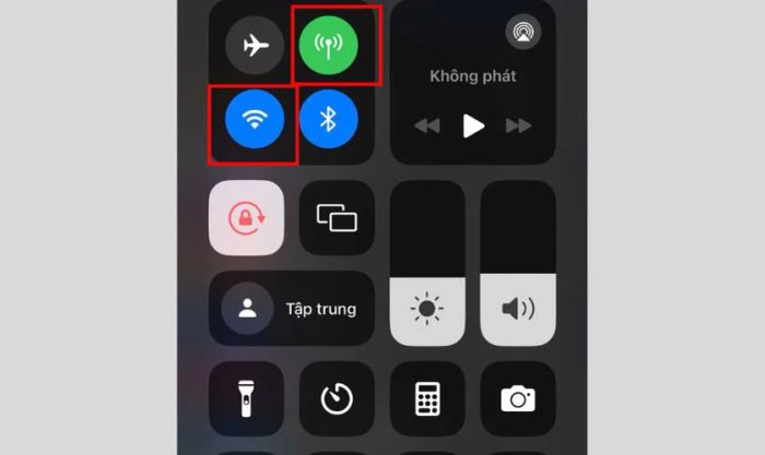Chỉ kết nối mạng khi cần thiết là một cách hiệu quả để tiết kiệm pin cho iPhone 6 Plus