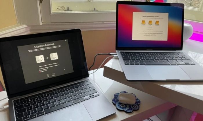 Kết nối hai máy MacBook bằng cáp phù hợp