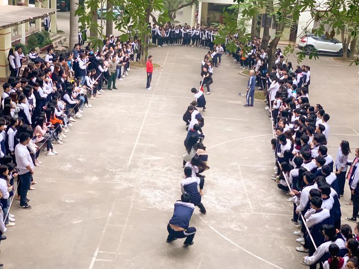 Le Quy Don High School Image 2
