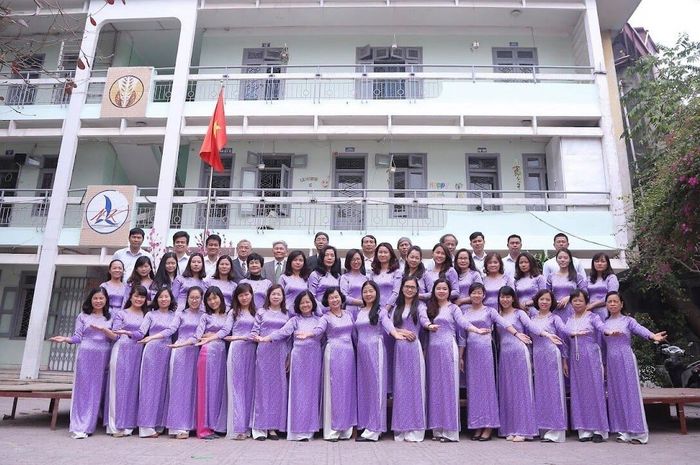 Hong Ha Middle & High School Image 1