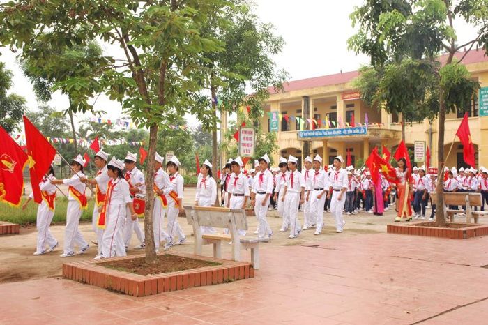 Hồng Sơn Middle School Image 1