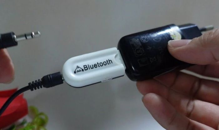 Cách biến loa thông thường thành loa Bluetooth bằng USB Bluetooth nhanh chóng