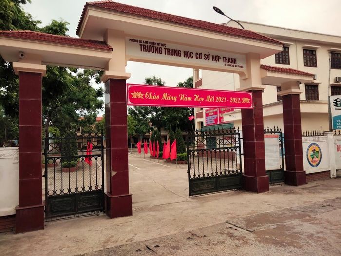 Hợp Thanh Middle School Image 1