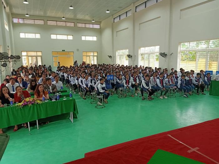 Phù Lưu Tế Middle School Image 2