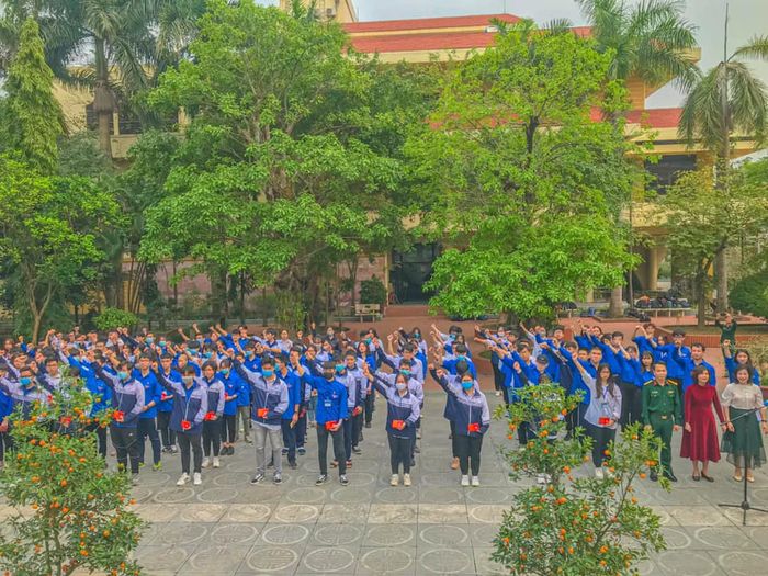 Quang Trung High School Image 1