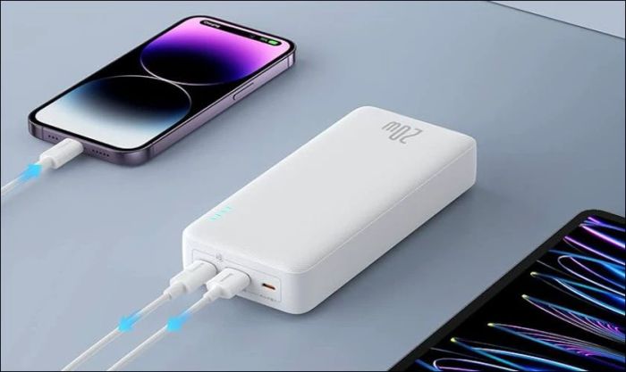 Tránh vừa sạc vừa sử dụng pin cùng lúc