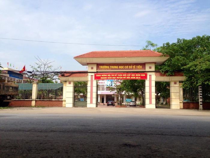 Tế Tiêu Middle School Image 1