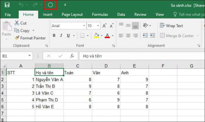Nhấn vào biểu tượng Compare and Merge Workbooks trên thanh Quick Access Toolbar