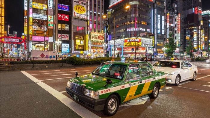 Traditional taxi services in Tokyo