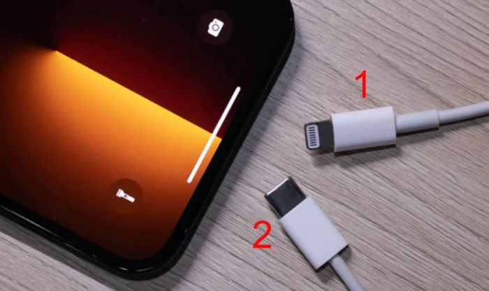 Cách chia sẻ pin giữa các iPhone