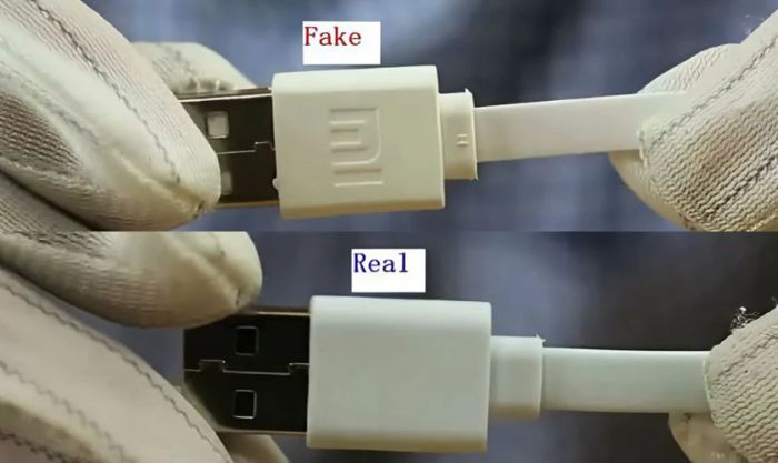 Kiểm tra sạc dự phòng Xiaomi chính hãng qua dây cáp USB trơn