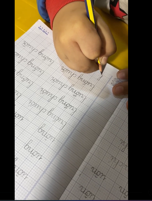 Lê Hương Handwriting Practice Center Image 2