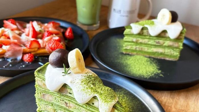 Enjoying matcha desserts while visiting Tokyo