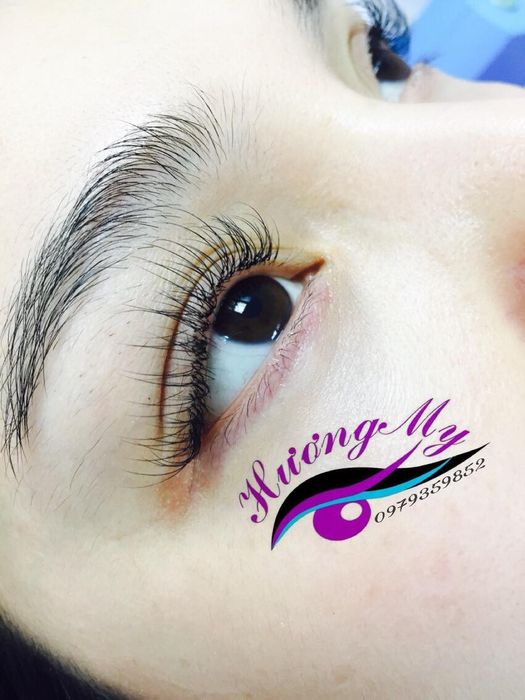 Hương My - Eyelash Extensions Image 1