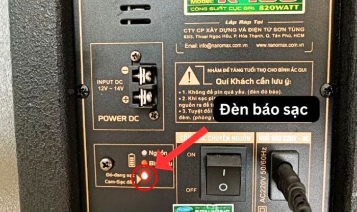 Hướng dẫn sạc pin loa kéo - Nên sạc trước khi năng lượng cạn kiệt để chủ động hơn.