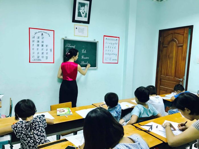 Calligraphy Training with Teacher Anh Ly Image 1