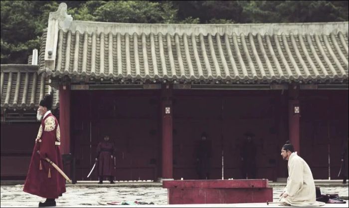 Bi kịch triều đại – The Throne (2015)
