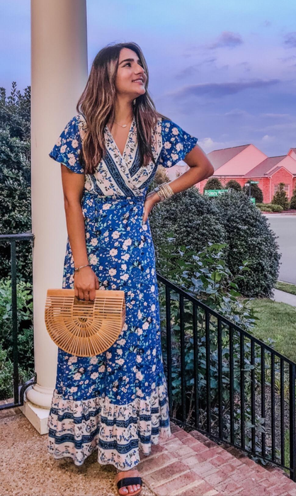 a reviewer in the darker blue version of the dress