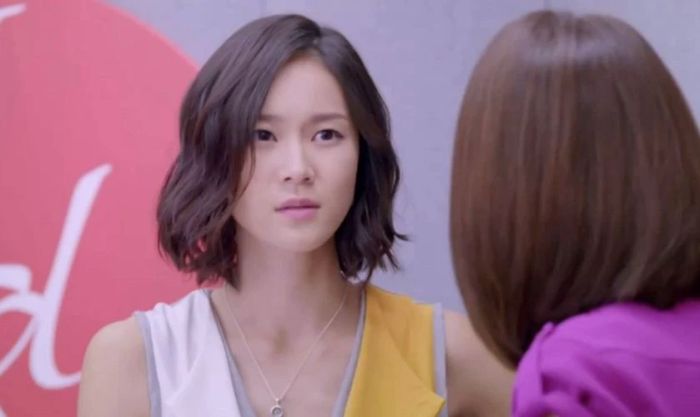 Chị Em Thời Đại