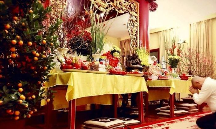 Bài cúng mời tổ tiên về ăn Tết là một nghi lễ quan trọng không thể thiếu