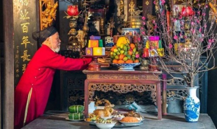 Dọn dẹp bàn thờ sạch sẽ trước khi cúng và đọc bài cúng