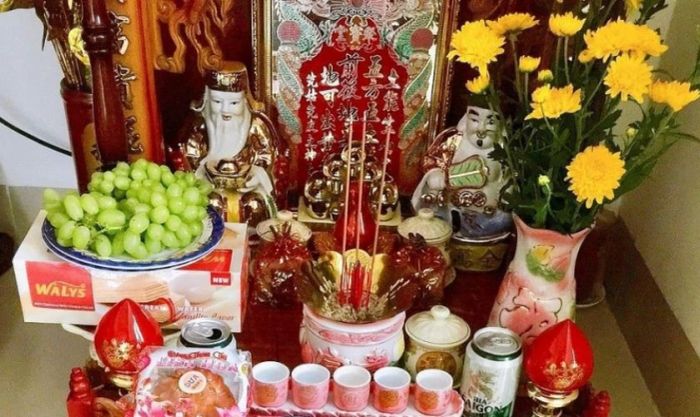 Việc bày trí mâm cúng Thần Tài có sự khác biệt rõ nét giữa các vùng miền