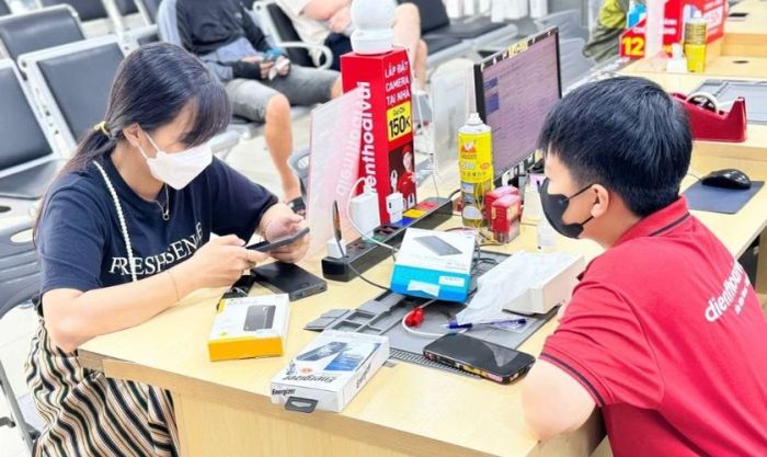 Vệ sinh bàn phím MacBook đơn giản tại Mytour