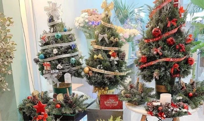 Trang trí với nhiều cây thông Noel