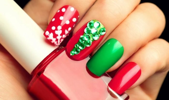Mẫu nail Giáng sinh với cây thông và ngôi sao mới nhất và đẹp mắt