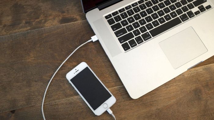 Hướng dẫn chuyển ảnh từ iPhone vào máy tính bằng iTunes - Bước 1