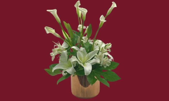 Mẫu cắm hoa ly ngày Tết thanh lịch và đẹp mắt