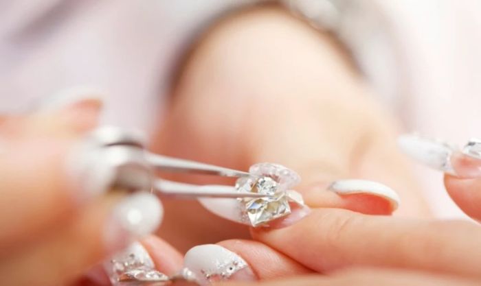 Hướng dẫn vẽ các họa tiết Giáng sinh đơn giản cho móng tay