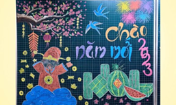 Trang trí bảng Tết 2025 đơn giản cùng hoa đào