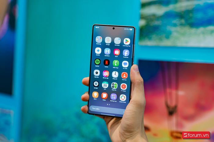 Galaxy S25 Series sẽ chạy One UI 7 ngay khi được mở hộp.