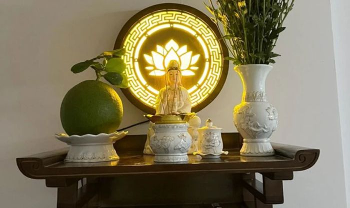 Cách trang trí bàn thờ treo tường ngày Tết