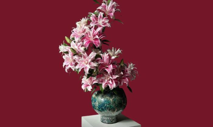 Mẫu cắm hoa ly ngày Tết với phong cách sang trọng