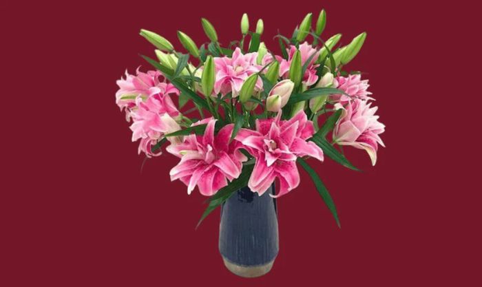 Mẫu cắm hoa ly ngày Tết 2025 ấn tượng