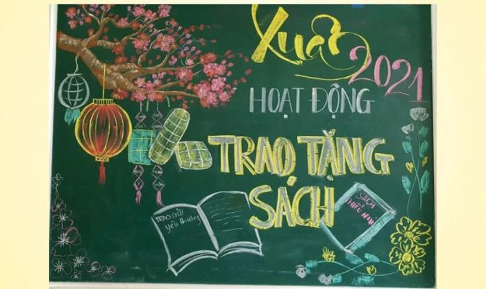 Trang trí bảng Tết 2025 với hoa đào đẹp mắt