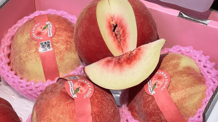 Lijiang Snow Peach, a specialty of the ancient town