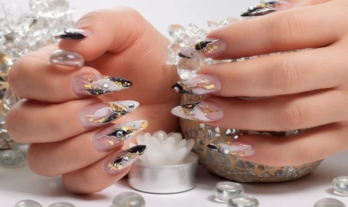 Khám phá những mẫu nail ấn tượng và độc đáo cho mùa Giáng sinh này
