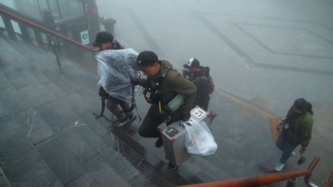 Đoàn làm phim Yêu Nhầm Bạn Thân đã đối mặt với nhiều thách thức khi quay những cảnh thiên nhiên tuyệt đẹp