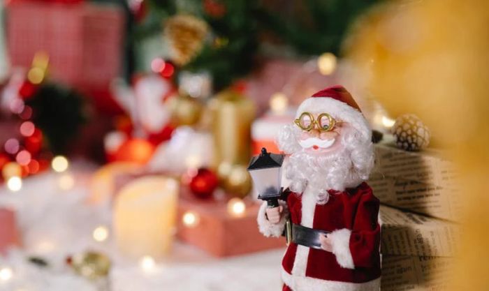 Hình nền ông già Noel với vẻ ngoài đáng yêu