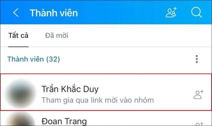 Tìm và nhấn biểu tượng kết bạn để kết nối lại với người đó