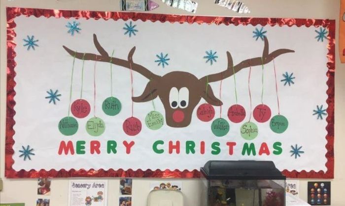 Trang trí bảng đón Noel cùng các bé tại trường mầm non