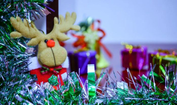 Hình nền Giáng sinh tuần lộc vui nhộn làm từ bông