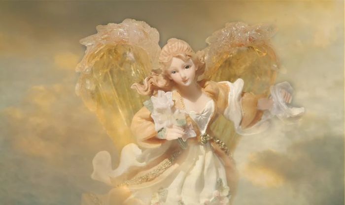 Các thiên thần đóng vai trò là sứ giả của Thiên Chúa