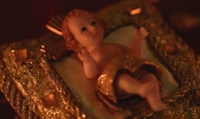 Chúa Hài Đồng Jesus là trọng tâm của hang đá