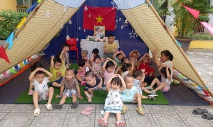 Tạo không khí lễ hội sống động với hoạt động cắm trại cùng bé trong mùa Giáng Sinh